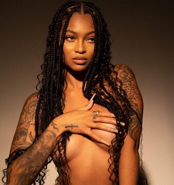 Evoni / sevenoclock Nude Leaks OnlyFans Photo 1