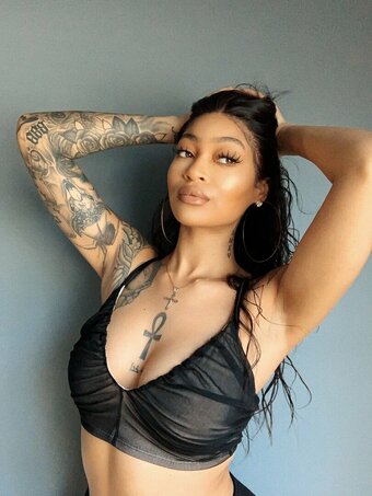 Evoni / sevenoclock Nude Leaks OnlyFans Photo 2