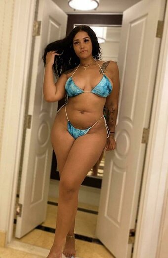 exactly.e / essencecassh Nude Leaks Photo 1