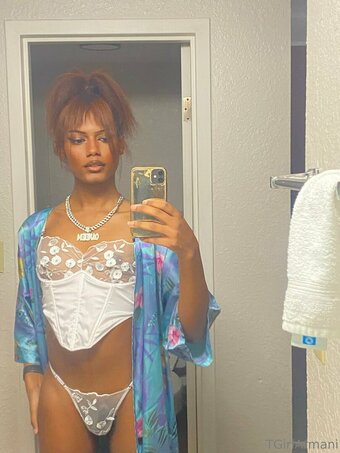 explicitlyarmani Nude Leaks Photo 5