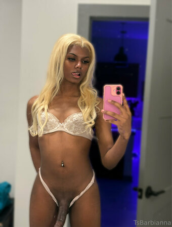 explicitlyarmani Nude Leaks Photo 9