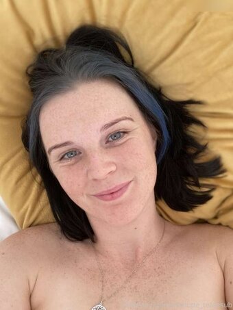 explicitlycharlotte / charlottethomaas Nude Leaks OnlyFans Photo 24