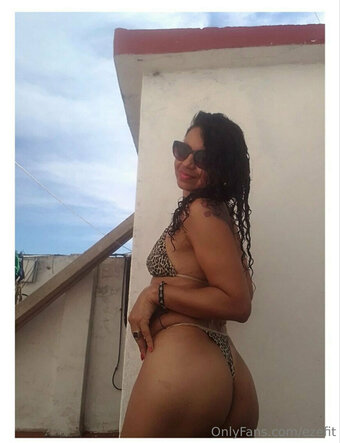 ezefit Nude Leaks Photo 13
