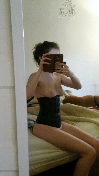 f0xing / algern0ncadwallader / ayaluna / boredlilgirl / cwjcox / f0xed / fr3yafr3ya / m3rchantships / midwestpenpals / missayaluna / parkjeffers0n Nude Leaks OnlyFans Photo 4