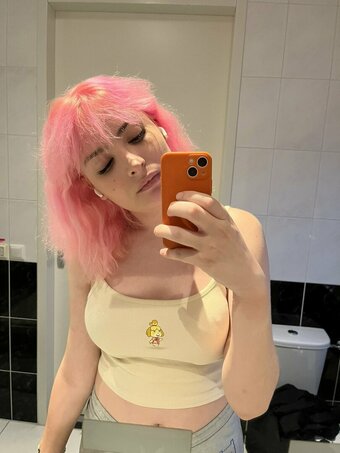 F4micom / F4mi Nude Leaks Photo 1