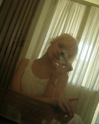 F4micom / F4mi Nude Leaks Photo 2