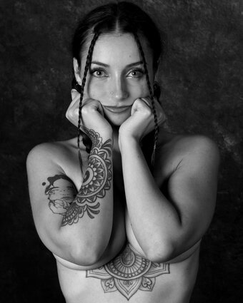 Fabiola / Fabiolaholystone / fabiolavoguel Nude Leaks OnlyFans Photo 16