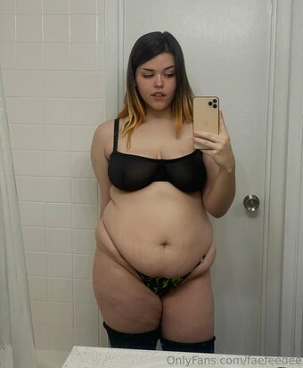 faefeedee Nude Leaks Photo 4
