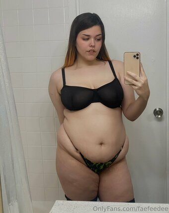 faefeedee Nude Leaks Photo 13