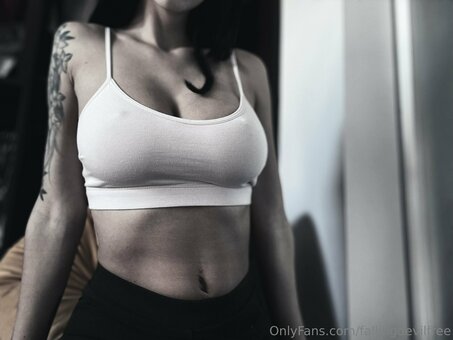 fallingdevilfree Nude Leaks Photo 5