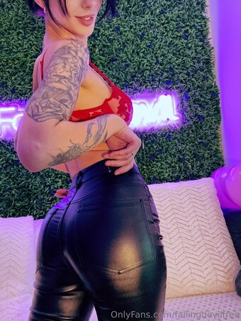 fallingdevilfree Nude Leaks Photo 12