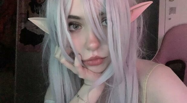 Fallingunicorn / https: Nude Leaks Photo 7
