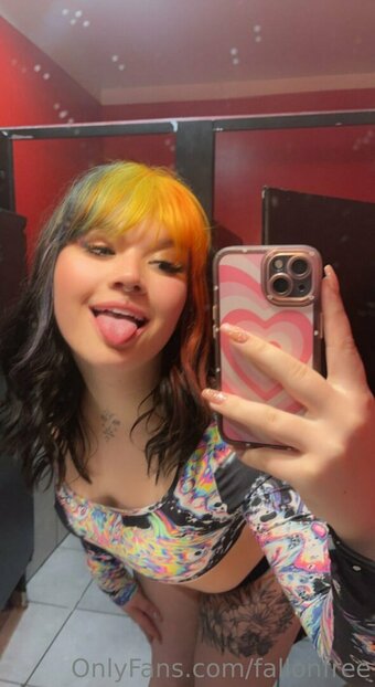 fallonfree Nude Leaks Photo 15