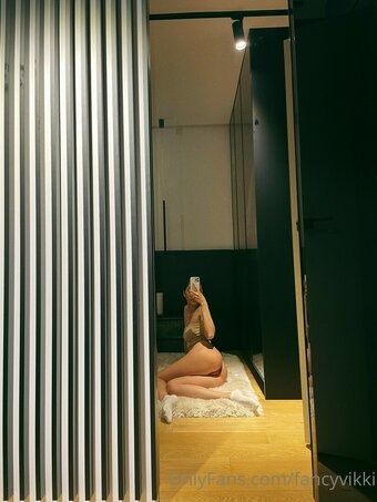 FancyVikki / FancyV / Vixivik Nude Leaks OnlyFans Photo 24