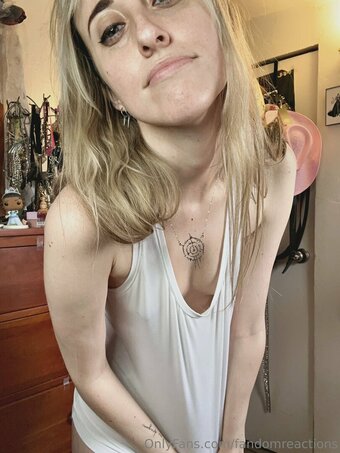 FandomReactions / fandomreactgirls Nude Leaks OnlyFans Photo 12