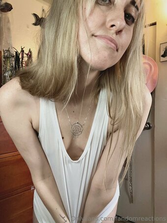 FandomReactions / fandomreactgirls Nude Leaks OnlyFans Photo 13