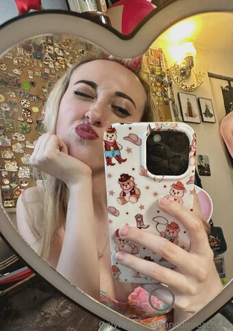 FandomReactions / fandomreactgirls Nude Leaks OnlyFans Photo 15