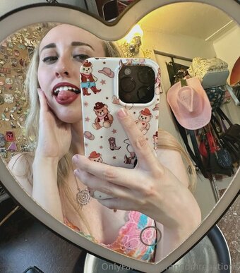 FandomReactions / fandomreactgirls Nude Leaks OnlyFans Photo 21