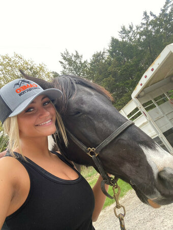 farynlicious / justfiftyy Nude Leaks OnlyFans Photo 1