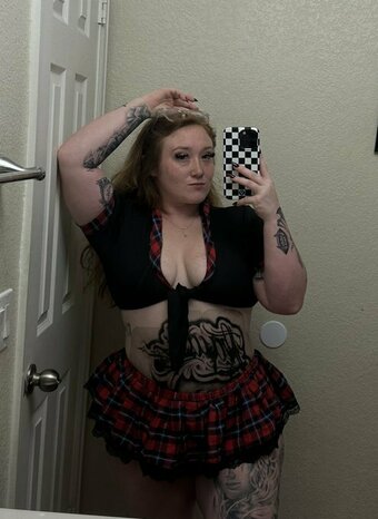 Fatty Kirkpatrick / flawlislawlis / https: / mami__19 Nude Leaks OnlyFans Photo 1