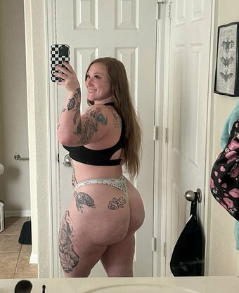 Fatty Kirkpatrick / flawlislawlis / https: / mami__19 Nude Leaks OnlyFans Photo 17
