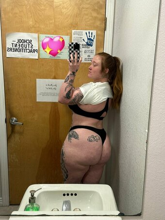 Fatty Kirkpatrick / flawlislawlis / https: / mami__19 Nude Leaks OnlyFans Photo 26