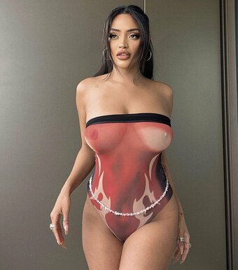 Faustina Nude Leaks Photo 20