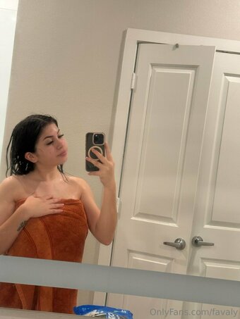 favaly Nude Leaks Photo 2