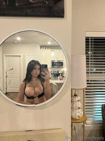 favaly Nude Leaks Photo 9