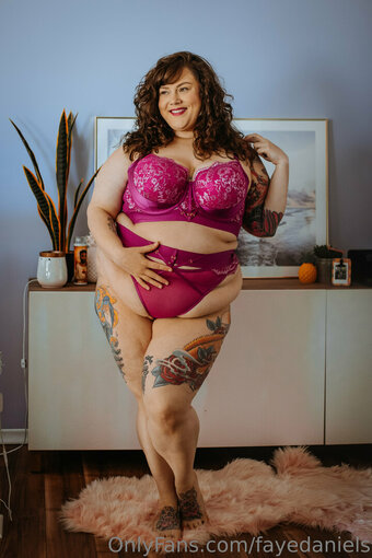 fayedaniels Nude Leaks Photo 7