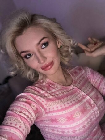 fayeflyn Nude Leaks Photo 14