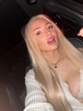 fayeflyn Nude Leaks Photo 18