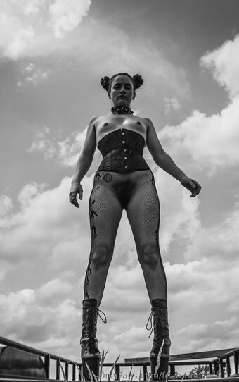 featuringcreature Nude Leaks Photo 3