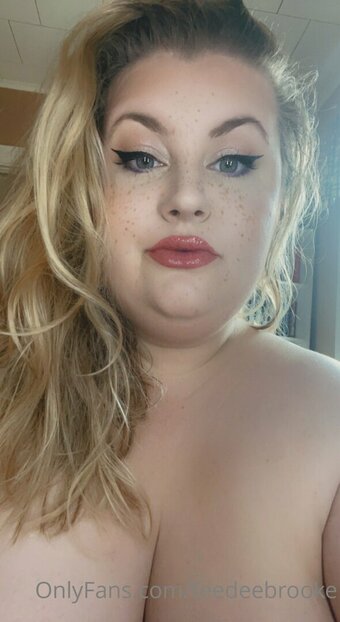 feedeebrooke Nude Leaks Photo 19