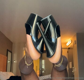 feedmecocoaa Nude Leaks Photo 9