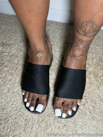 feedmecocoaa Nude Leaks Photo 15