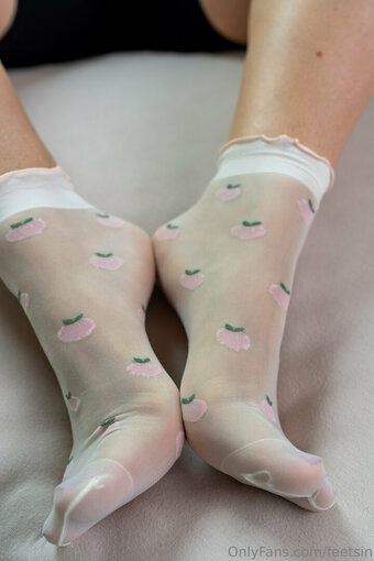 feetsin Nude Leaks Photo 6
