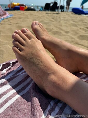 feetsin Nude Leaks Photo 7