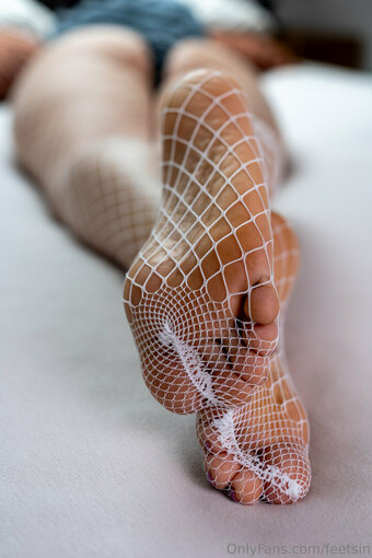 feetsin Nude Leaks Photo 14