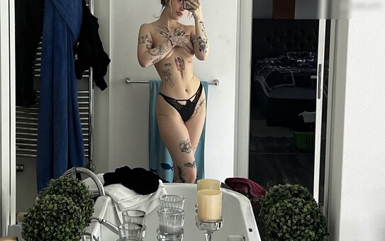 fefefromthemooon Nude Leaks Photo 8