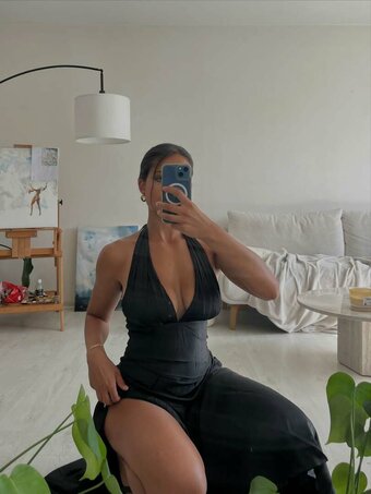 Feilegal Nude Leaks Photo 17
