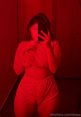 felaaa Nude Leaks Photo 8