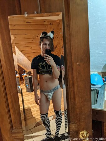 femboy_idiot