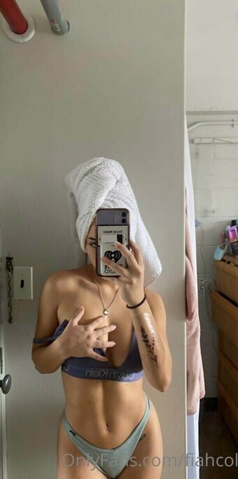 Fiahcola / Sofia Cola Nude Leaks Photo 9