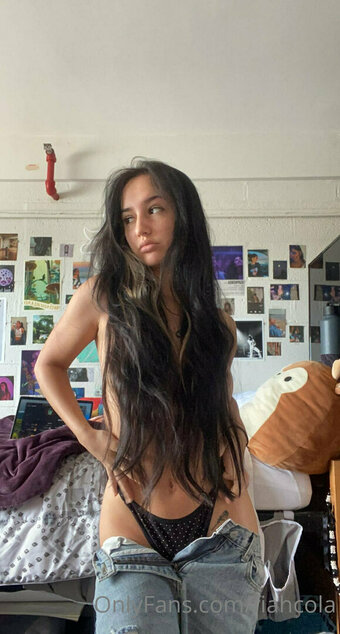 Fiahcola / Sofia Cola Nude Leaks Photo 15