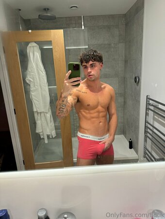 fidtik Nude Leaks Photo 2