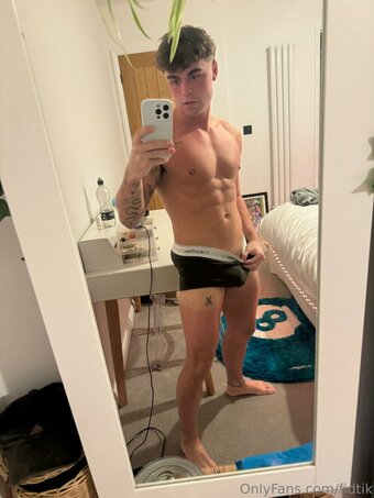 fidtik Nude Leaks Photo 10