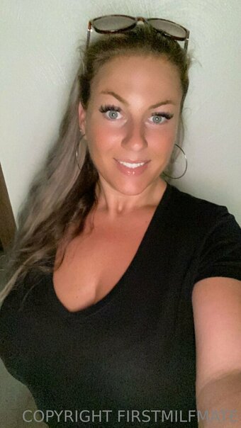 firstmilfmate Nude Leaks Photo 1