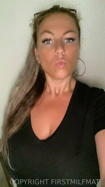 firstmilfmate Nude Leaks Photo 2