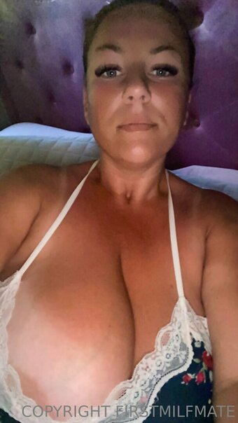 firstmilfmate Nude Leaks Photo 9
